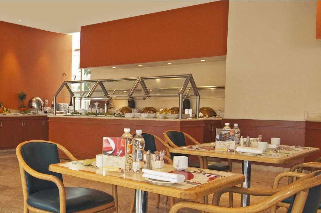 Fiesta Inn Centro Historico Мексико Сити Екстериор снимка